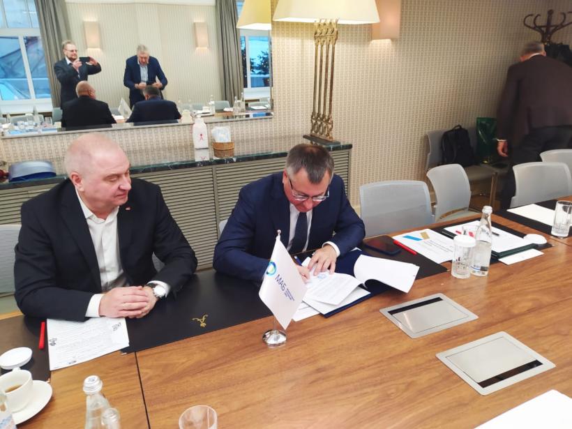 СПбМТСБ и Центрально-Азиатская Фондовая Биржа подписали соглашение о сотрудничестве
