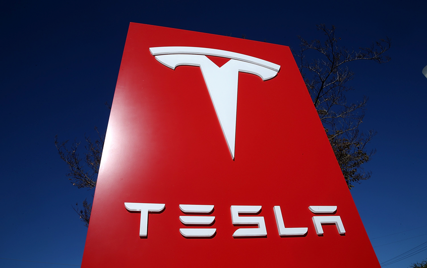 Moody's downgrades Tesla credit rating on Model 3 production delays